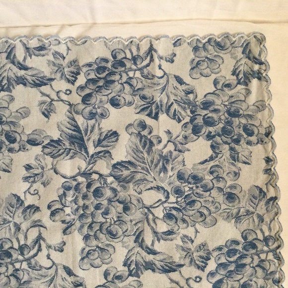 Blue and White Grapes Jacquard Napkin Towel Scalloped ABC Carpet & Home Vintage - Picture 9 of 15